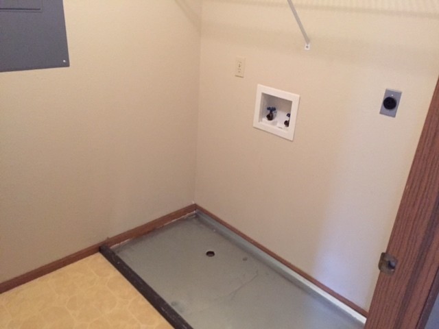 Building Photo - 5010 Charm Ridge Dr