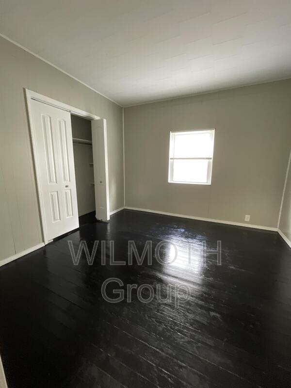 Foto del edificio - 210 Whitlock Ave