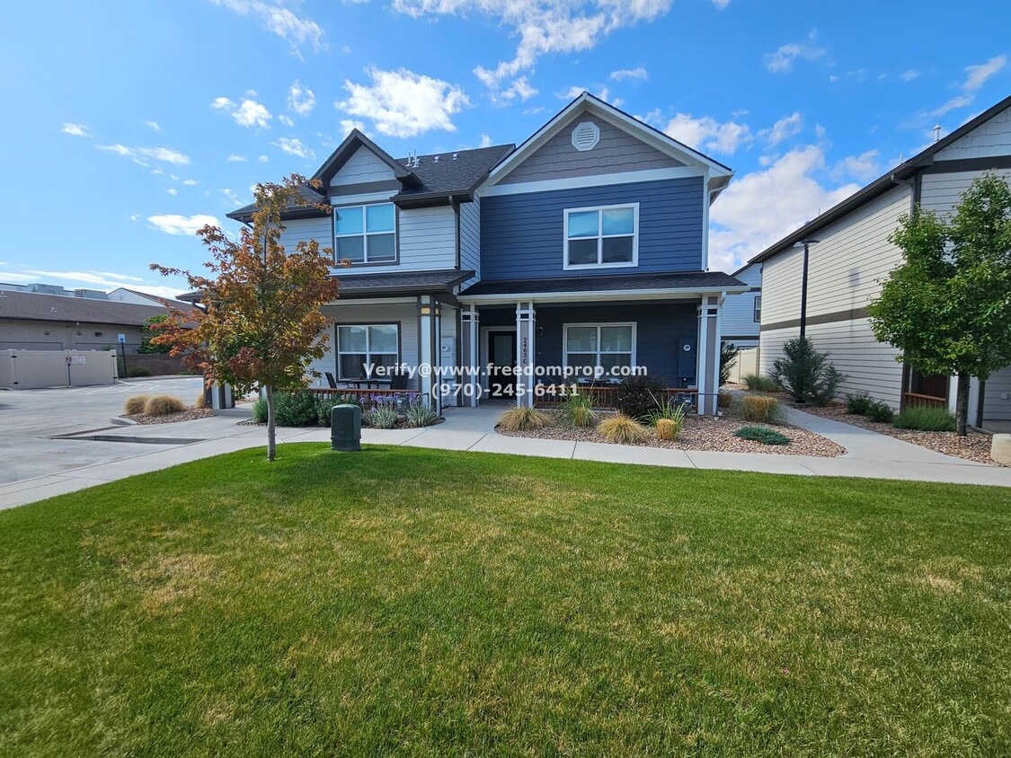 Primary Photo - Beautiful Furnished 2bed 2.5 bath Townhome...