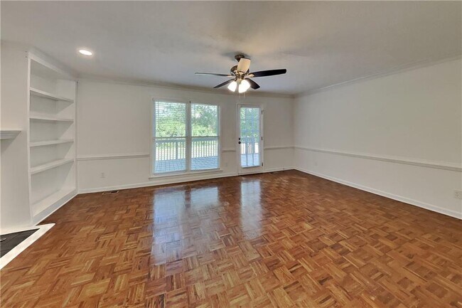 Building Photo - 4709 Crest Knoll Dr SW