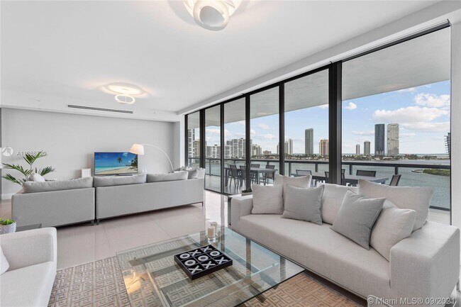 Foto del edificio - 3300 NE 188th St