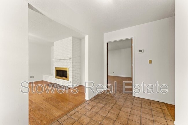 Building Photo - 530 Dover Dr