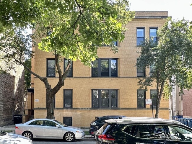Building Photo - 1107 W Barry Ave