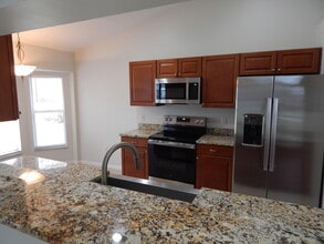 Building Photo - 132 SW Elderberry Dr