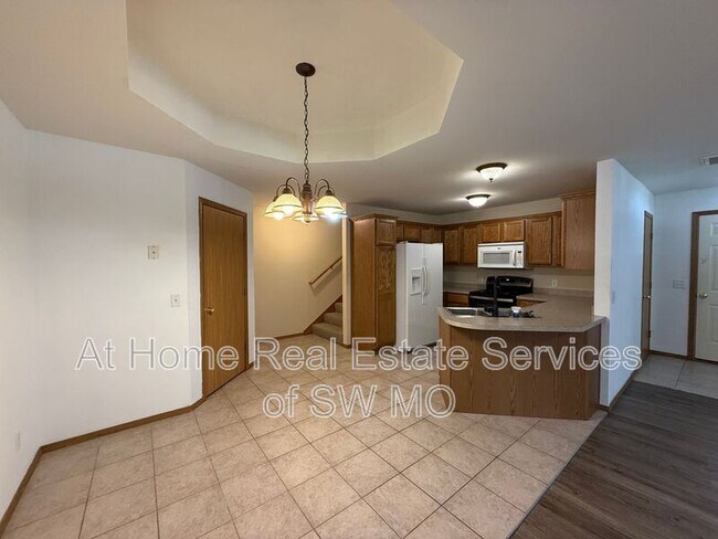 Foto del edificio - 726 Pinhook Dr