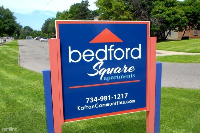 Foto del edificio - 42256 Addison Ave