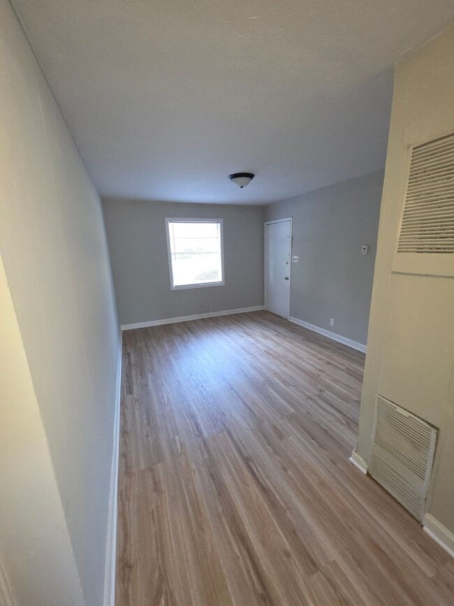 Building Photo - 1340 Gray Ave NE