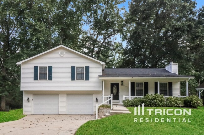 Building Photo - 1301 Fairridge Cir SW