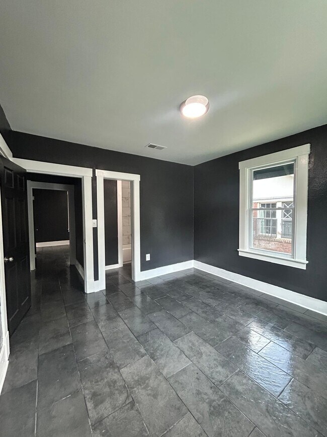 Building Photo - 756 Kippley St