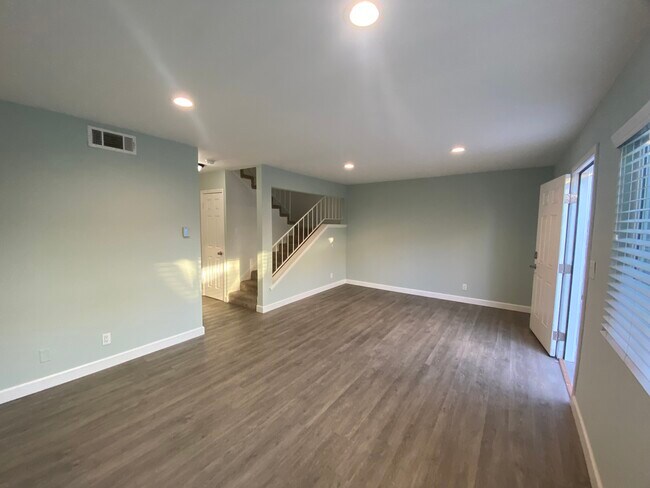 Spacious, sunny living room - 3916 W 178th St