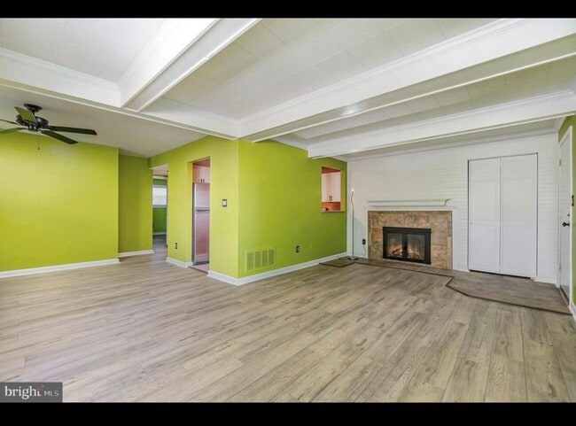 Building Photo - 5 Warren Lodge Ct