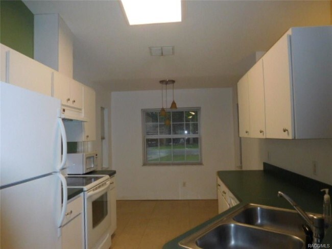 Building Photo - 6776 E Red Robin Ln