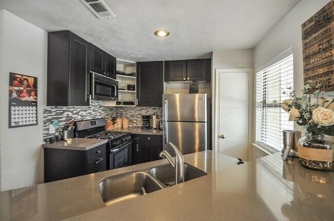 Foto del edificio - 630 W Canty St