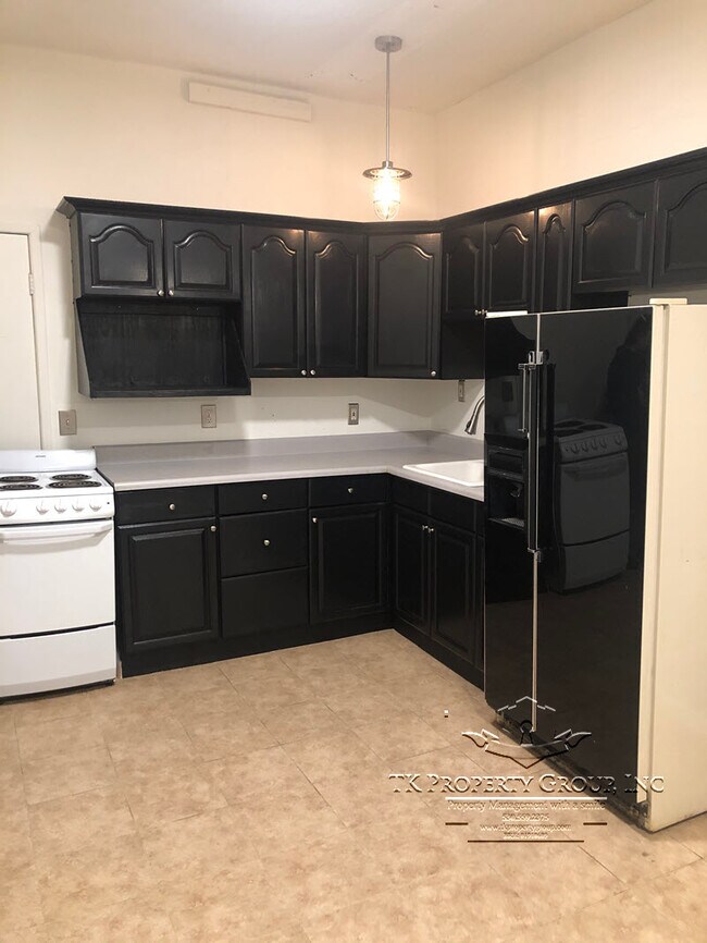 Building Photo - 10967 Shana Way