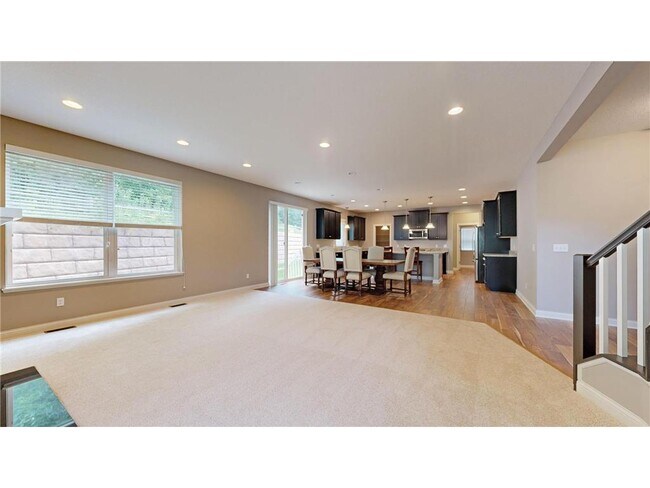 Foto del edificio - 5585 Orchard Cove