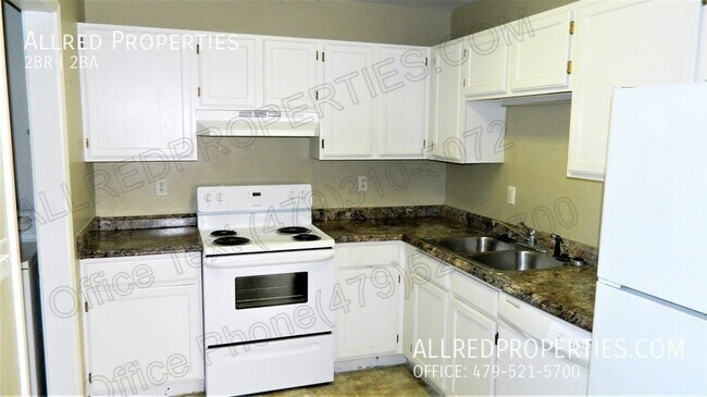 Building Photo - Duplex in Fayetteville