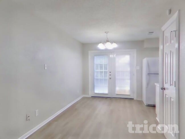 Building Photo - 19902 Burle Oak Dr