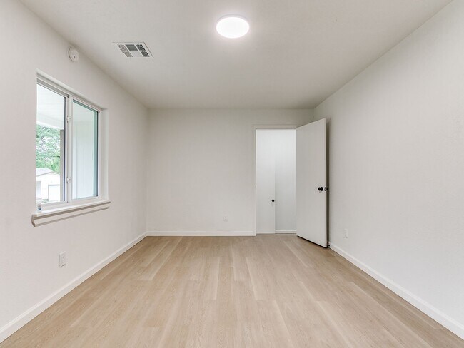 Foto del edificio - 911 Crabtree Cove