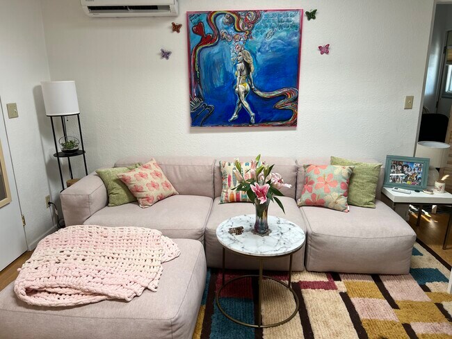 Foto del edificio - 29500 Heathercliff Rd