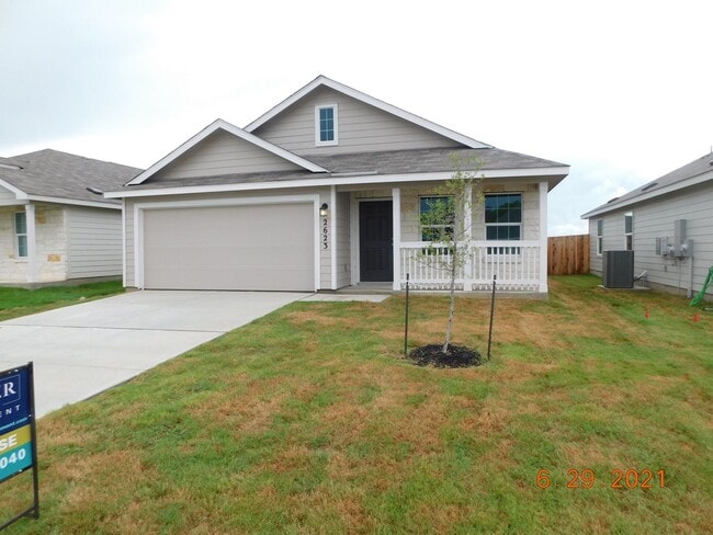 Building Photo - Charming Home Awaits: Spacious & Modern Living in a Prime Location