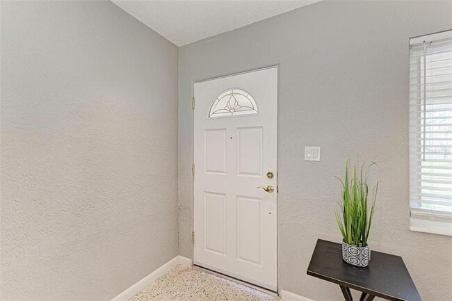 Foto del edificio - 6000 Bayou Grande Blvd NE