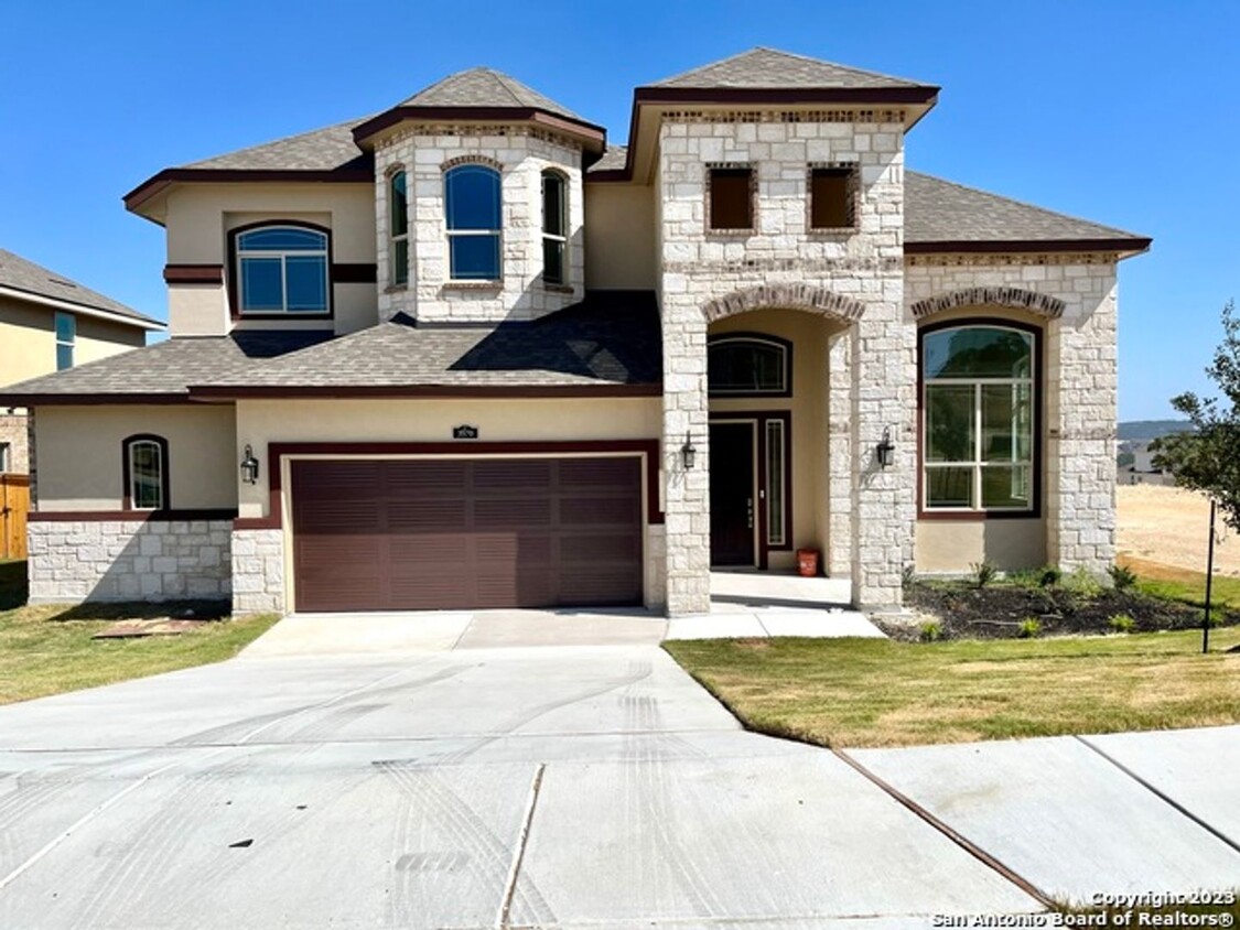 Foto principal - 6 Bed/4.5 Bath in Johnson Ranch Subdivision