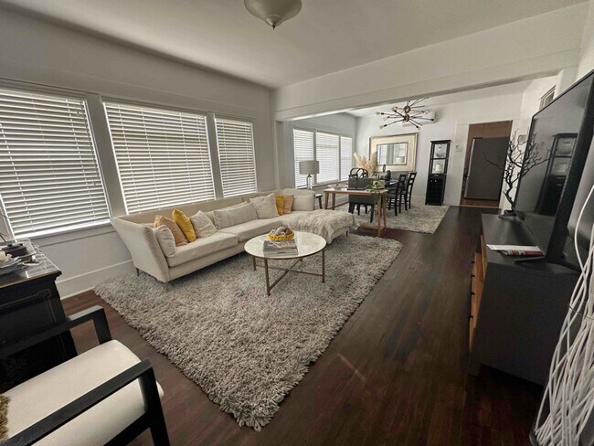 Foto del edificio - 867 W 9th St