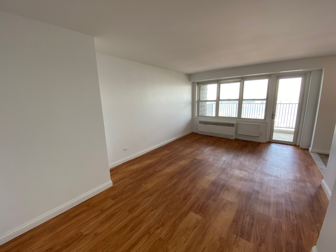 747 10th Ave Unit 30J, New York, NY 10019 - Room for Rent in New York ...