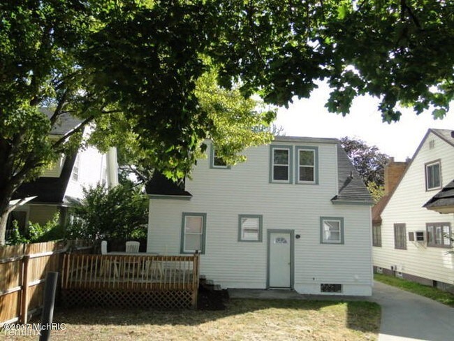 Foto del edificio - 719 Ardmore St SE