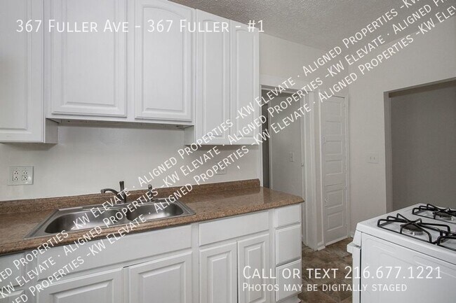 Building Photo - Cozy updated 3 bed awaits !