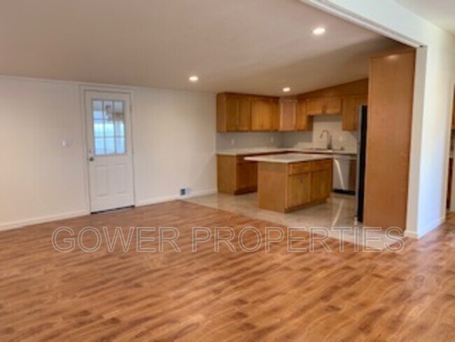 Building Photo - 37734 Teakwood Dr