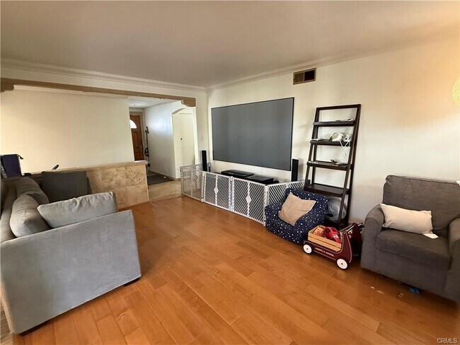 Foto del edificio - 22601 Iris Ave