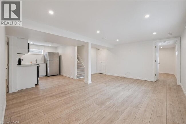 Building Photo - 267 Kingswood Dr