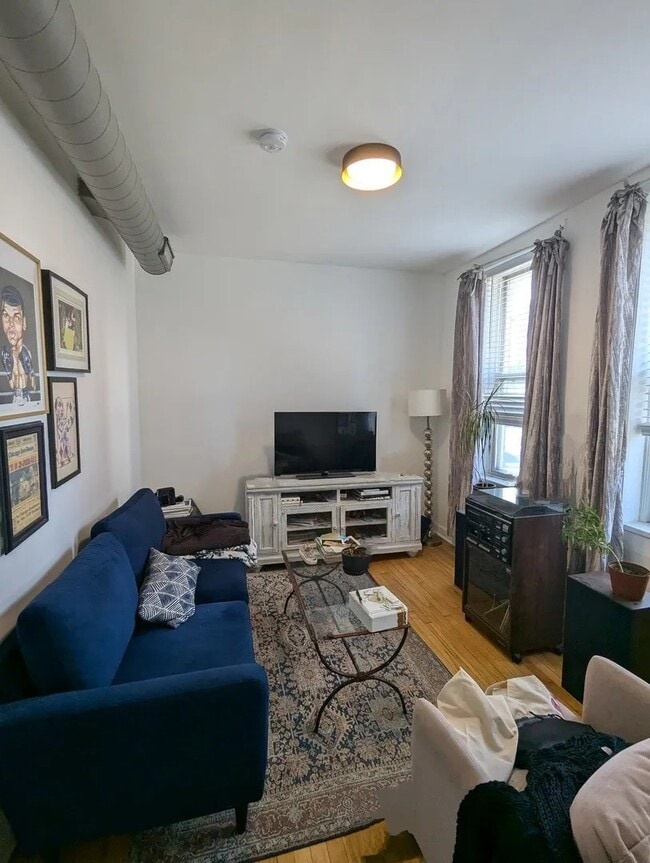 Foto del edificio - 1362 N Bosworth Ave