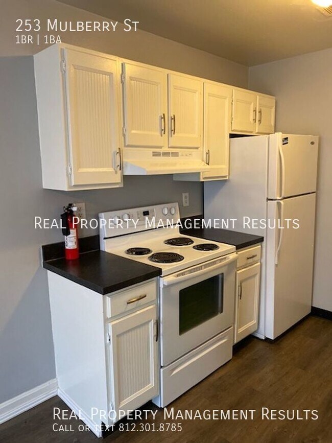 Building Photo - 1 Bedroom, 1 Bath Mulberry Square Apartments