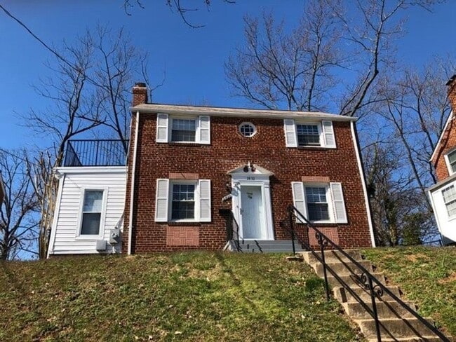 Gorgeous Cheverly Colonial With a Finished Basement! 3 Beds and 1.5 Baths! - Gorgeous Cheverly Colonial With a Finished  Basement! 3 Beds and 1.5 Baths! House
