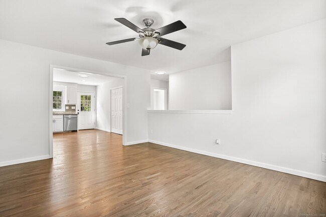Foto del edificio - 75 Beecher Ave