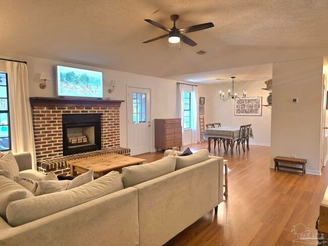 Building Photo - 5949 Rolling Greens Dr