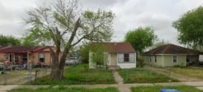 Building Photo - 2617 Segrest St