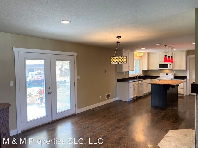 Building Photo - 3 br, 2.5 bath House - 3807 W 11800 S
