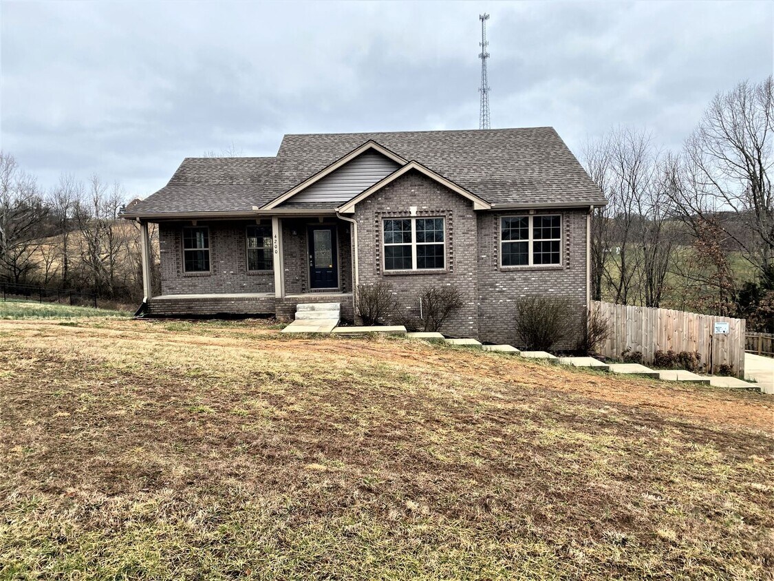 Primary Photo - 4 Bedroom Pet Friendly Home For Rent Over ...