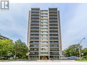 Building Photo - 280 St George St