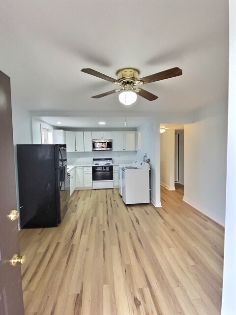 Foto del edificio - 1326 Oak Tree Ln