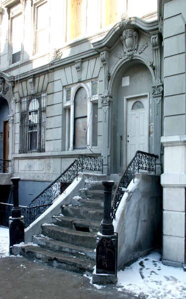 Building Photo - 647 Willoughby Ave