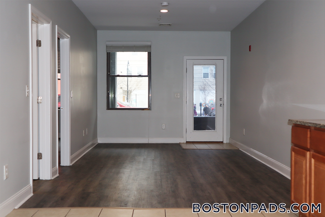 Building Photo - 26 Portland St