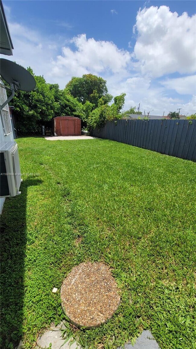 Building Photo - 1 bedroom in Miami FL 33142