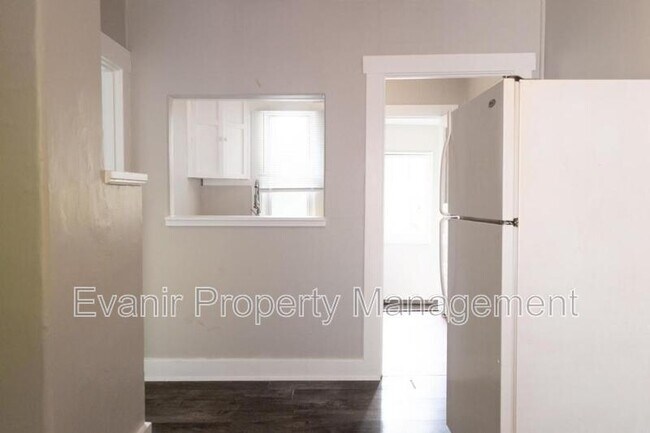 Foto del edificio - 1532 Bowman Ave