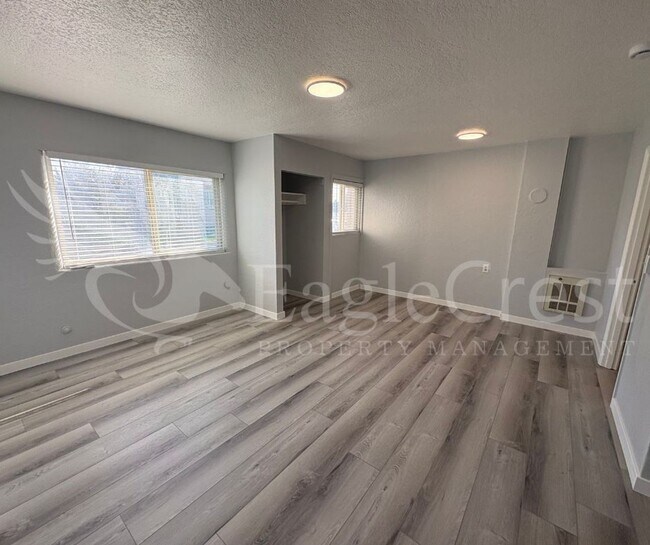 Foto del edificio - Roseville Lane Apartments