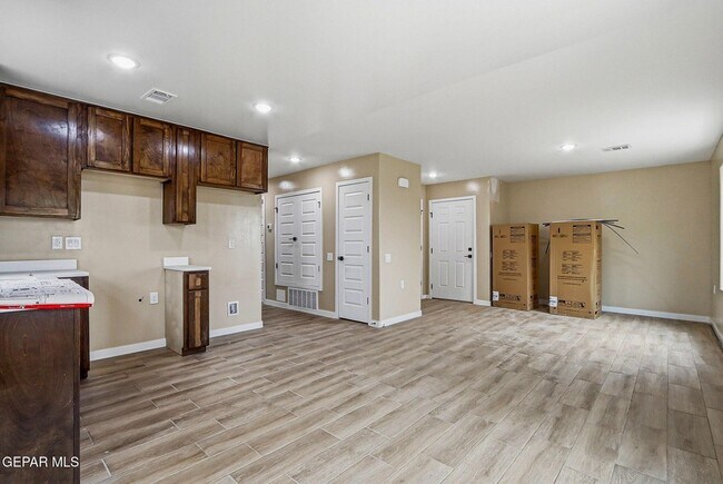 Building Photo - 6002 1/2 Pam McCall Drive Unit 3