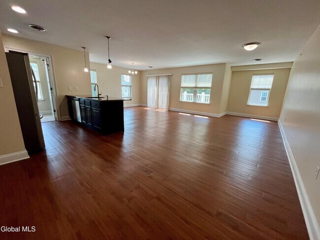 Foto del edificio - 74 Weibel Ave